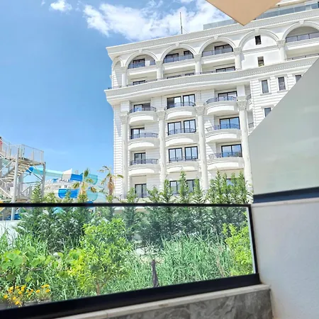 Crown Golem (Tirana)